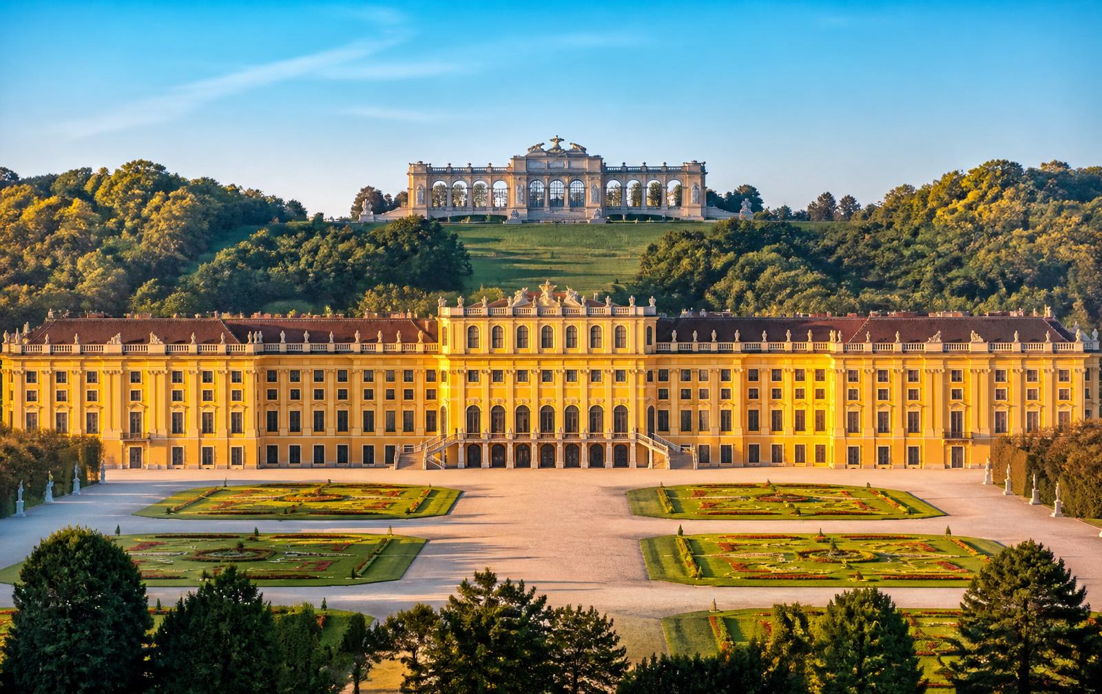 Schönbrunn Palace Guided Tour